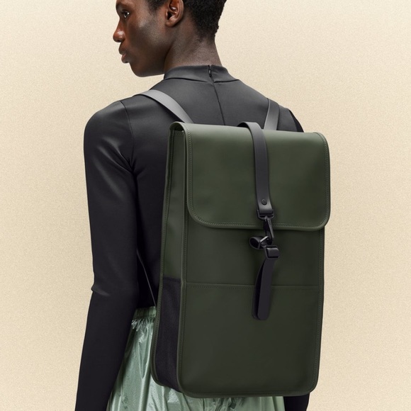 RAINS Rolltop Rucksack Green Backpack NWT - Picture 1 of 7